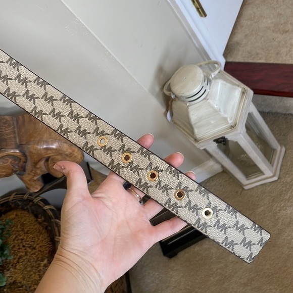 Brand New Michael Kors Tan & Brown Logo Belt w/ Gold Tone Buckle, Accent & Holes main image 5